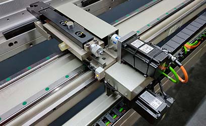 X(A)轴伺服后挡指